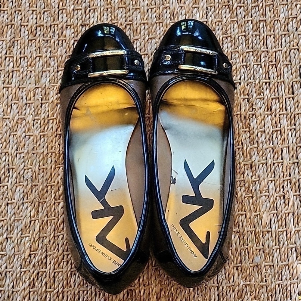 ANNE KLEIN SPORT round toe ballet shoes.  Slight wedge.  Size is 9.